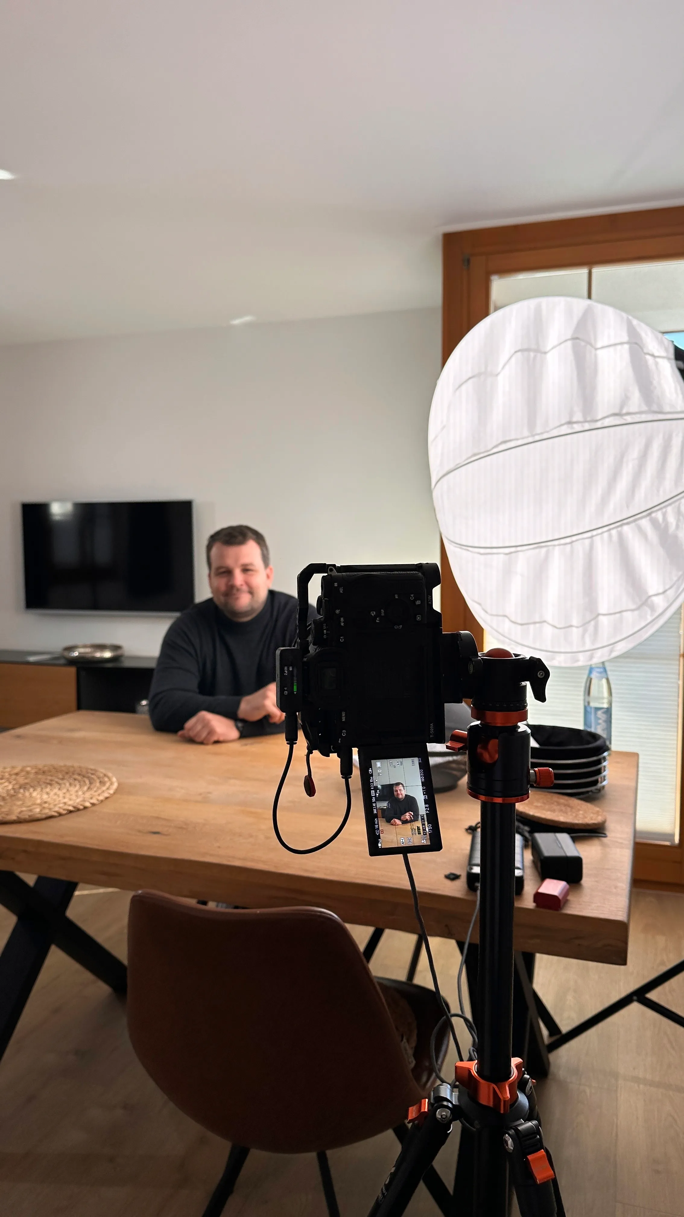 Dreharbeiten für Content-Produktion bei einem Handwerksbetrieb