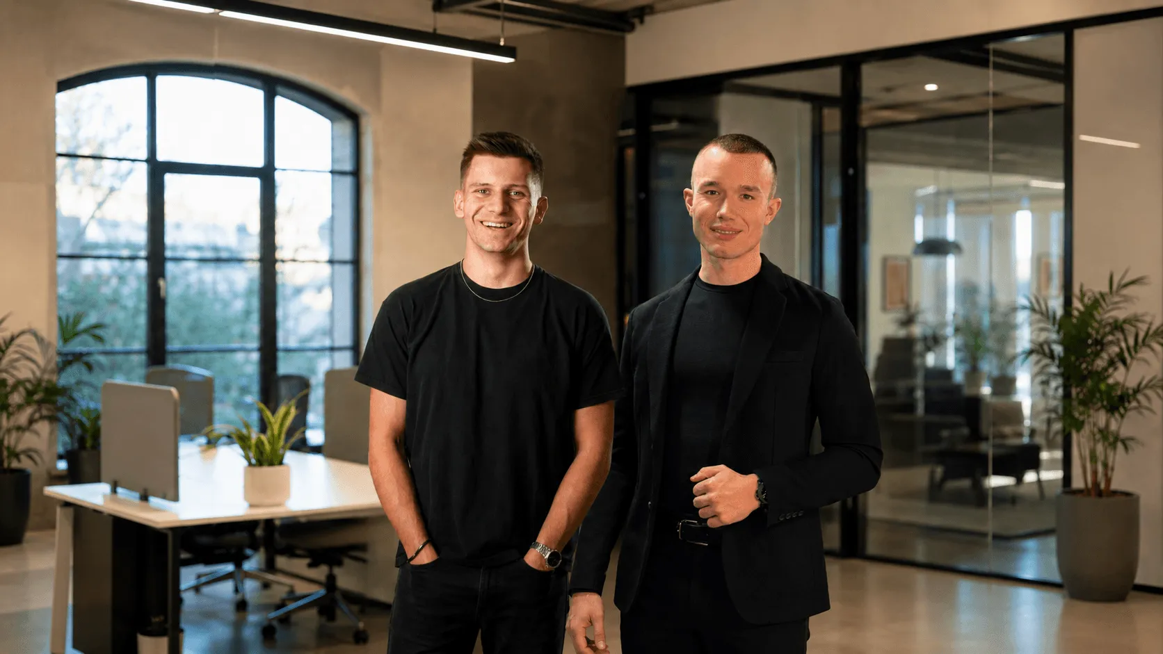 Das Team von STOLZ Marketing im Büro